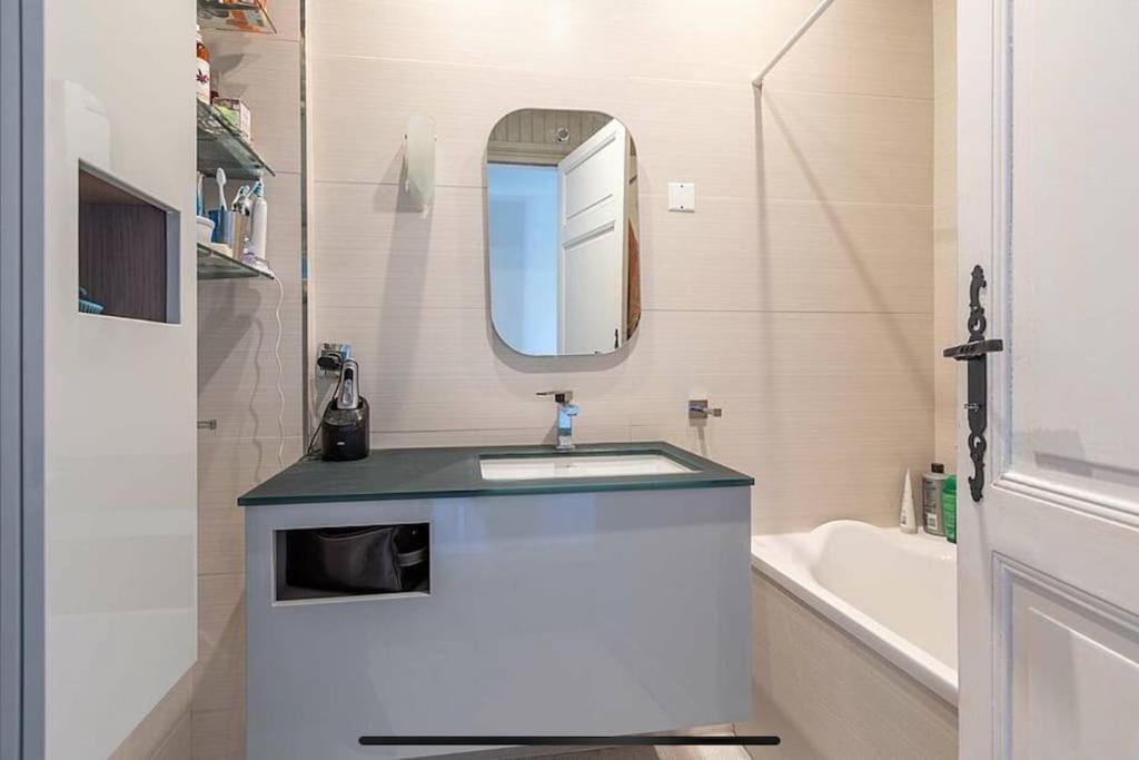 Exceptionnel 3 Pieces Art Deco En Dernier Etage Avec Garage Prive Centre Biarritz Apartment Bagian luar foto